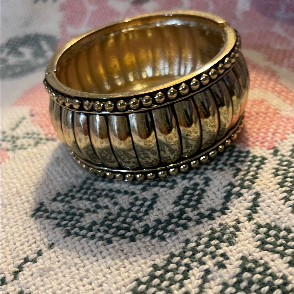 Chic Two-Tone Beaded Bracelet